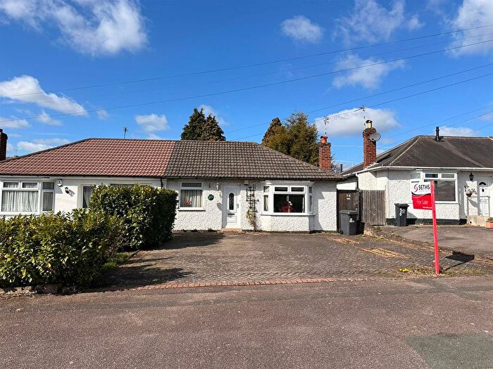 2 Bedroom Semi-detached Bungalow For Sale In Stanley Drive, Humberstone, Leicester, LE5
