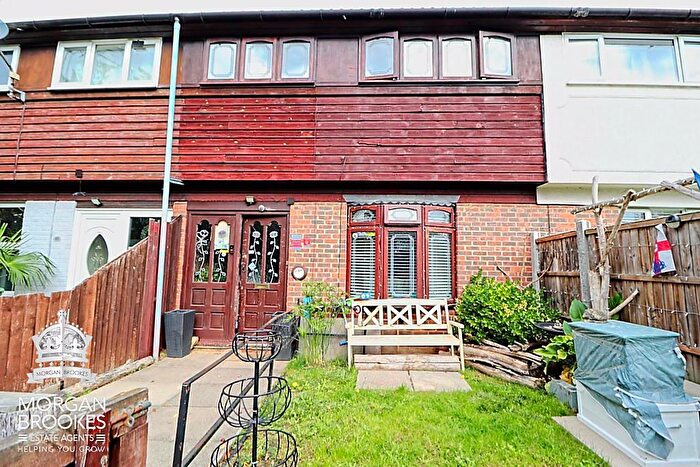 2 Bedroom Terraced House For Sale In Parkside, Basildon, SS13