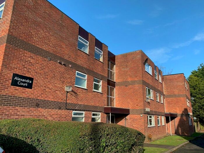 2 Bedroom Flat To Rent In Penn Crickett Lane, Oldbury, B68
