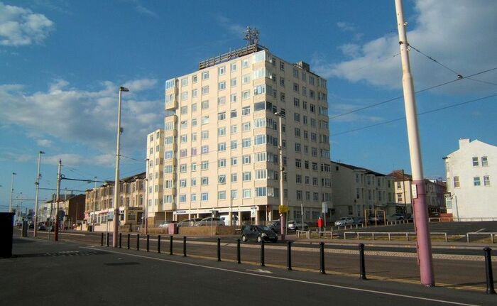 2 Bedroom Flat To Rent In Promenade, Blackpool, Lancashire, FY1