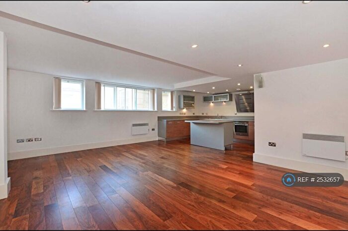 2 Bedroom Flat To Rent In Holly Street, Sheffield, S1
