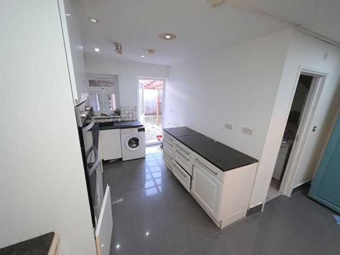 4 Bedroom Terraced House To Rent In Dawson Avenue, Barking, IG11