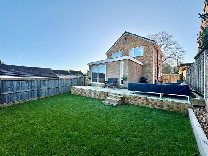 3 Bedroom Detached House For Sale In Dartmouth Avenue, Almondury, Huddersfield, HD5