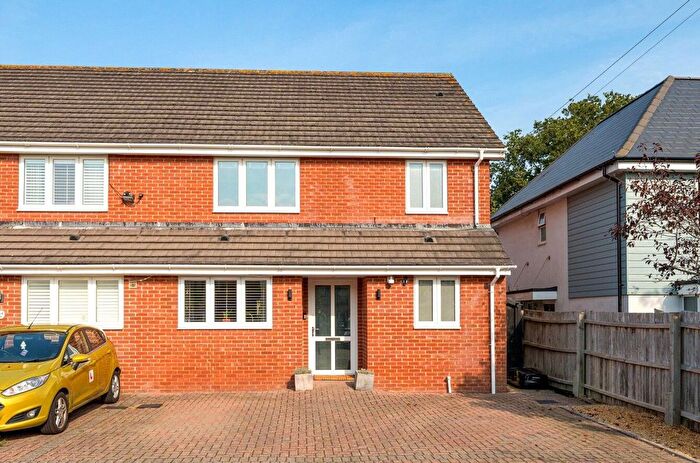 3 Bedroom Semi Detached House For Sale In Glenville Road, Walkford, Christchurch, BH23
