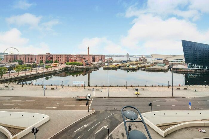 2 Bedroom Flat To Rent In Strand Street, Liverpool, L1