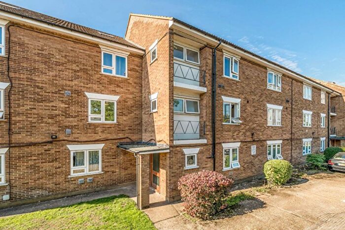 2 Bedroom Flat For Sale In Lampton Road, Hounslow, TW3