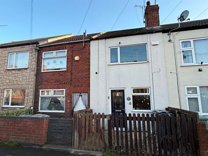 3 Bedroom Terraced House To Rent In Duke Street, Creswell, S80