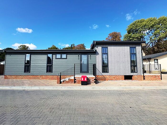 2 Bedroom Park Home For Sale In Weybridge Park Estate, Addlestone., KT15