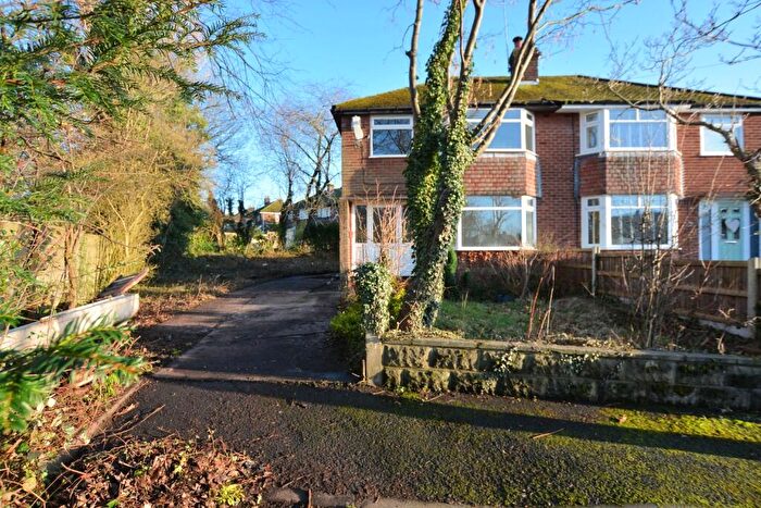 3 Bedroom Semi-Detached House For Sale In Dale View, Denton, M34