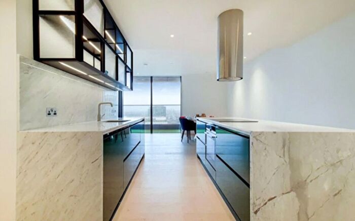 2 Bedroom Flat To Rent In Bagshaw Building, The Wardian, Canary Wharf, E14