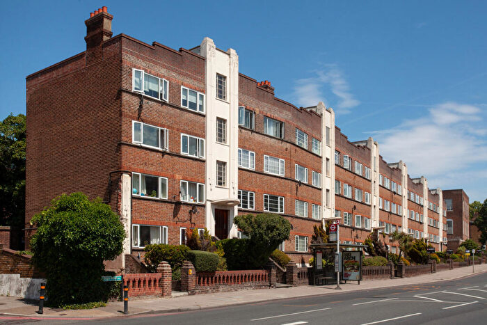 2 Bedroom Apartment For Sale In Lee Court, London, SE13