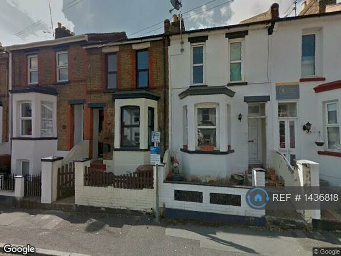 4 Bedroom Terraced House To Rent In Milburn Road, Kent, ME7