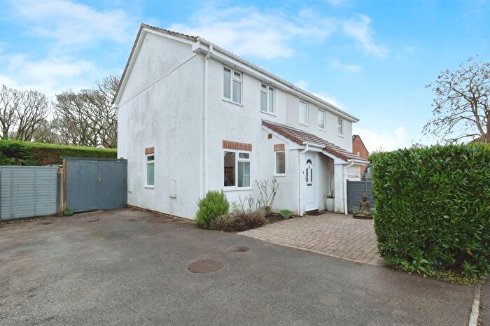 Semi Detached House For Sale In Bay Close, Three Legged Cross, Wimborne, BH21