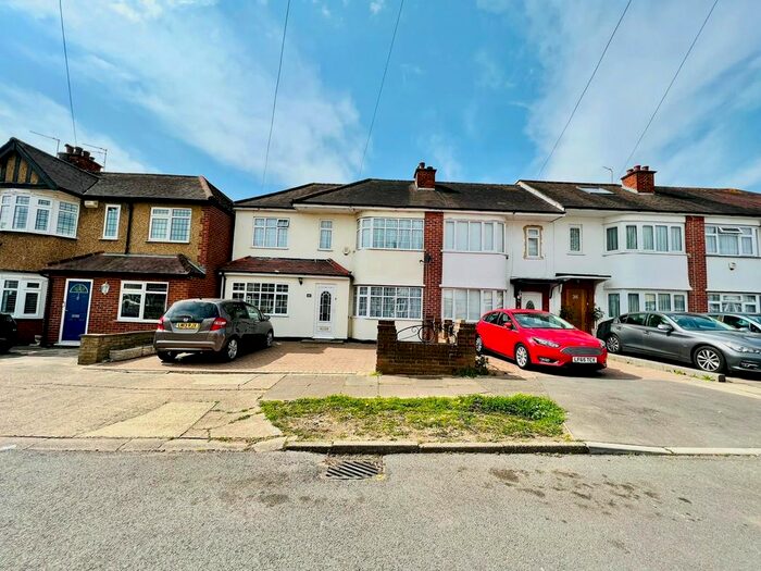 4 Bedroom End Of Terrace House To Rent In Bempton Drive, Ruislip, London, HA4