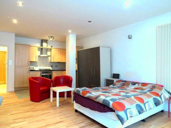 Studio To Rent In Chicksand Street, London, E1