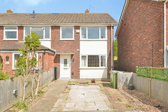 3 Bedroom End Terrace House For Sale In Queens Road, Littlestone, New Romney, Kent, TN28
