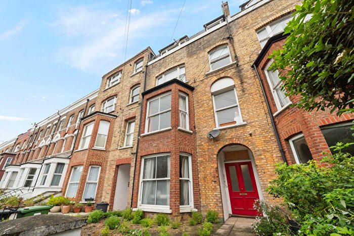 1 Bedroom Flat For Sale In Marlborough Road, London, N19