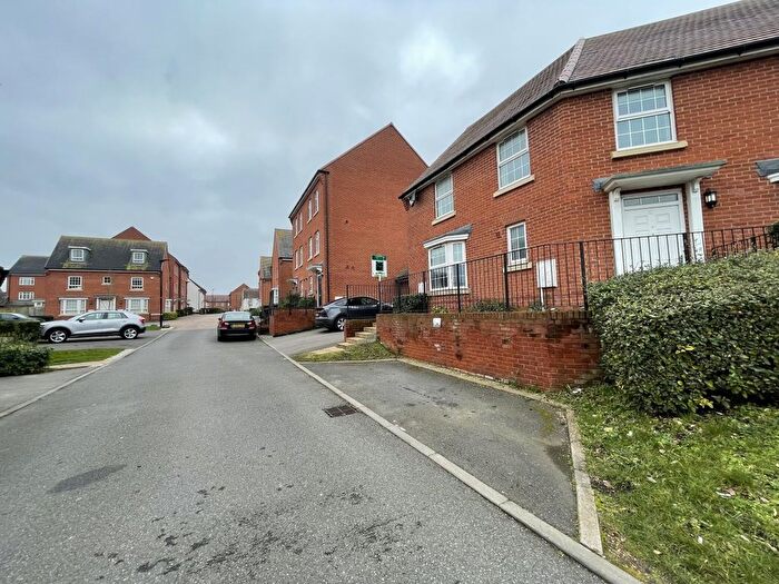 4 Bedroom Semi-Detached House To Rent In Rossway Drive, Bushey, WD23