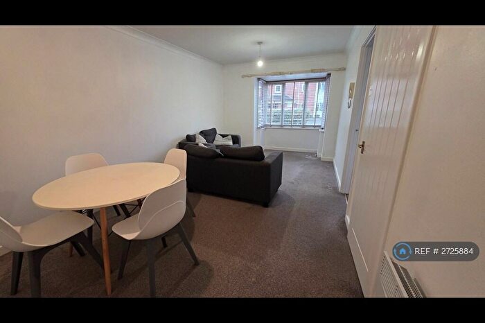 2 Bedroom Flat To Rent In Jesmond Place, Newcastle Upon Tyne, NE2