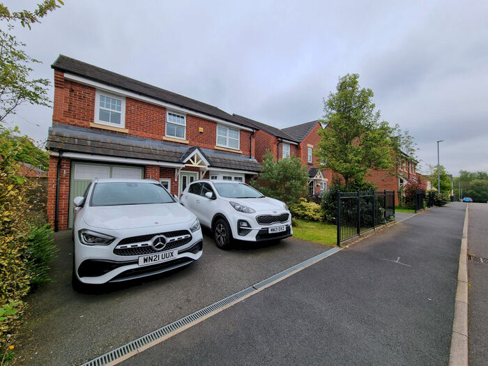 4 Bedroom Detached House To Rent In Silver Birch Road, M9