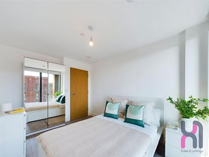 1 Bedroom Flat To Rent In Oldfield Road, Salford, M5