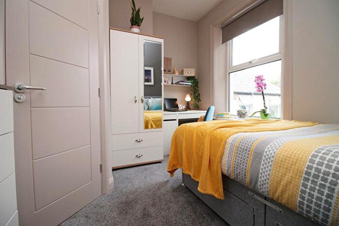 1 Bedroom House To Rent In Splott Road, Cardiff, CF24