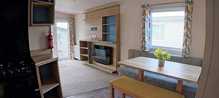 2 Bedroom Park Home For Sale In Warners Lane, Selsey, Chichester, PO20