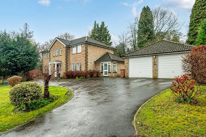 4 Bedroom Detached House For Sale In Stoatley Rise, Haslemere, GU27