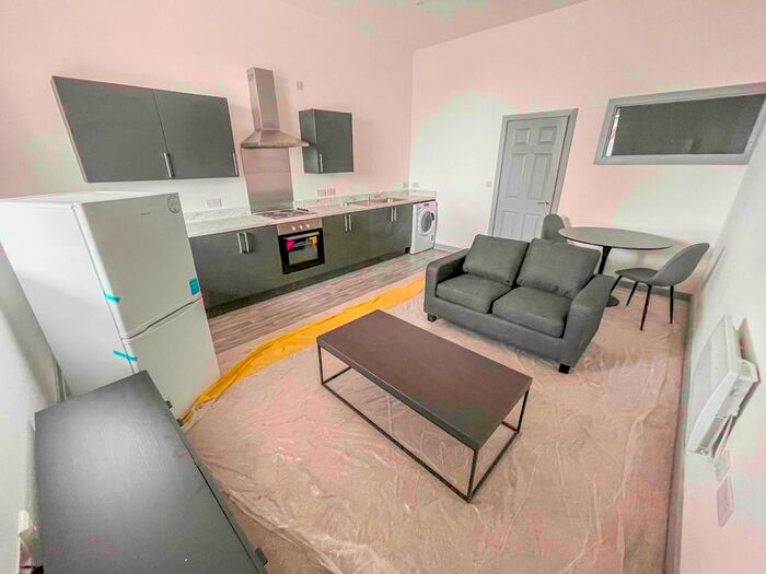 1 Bedroom Flat To Rent In Oak Court, Dudley Road, Brierley Hill, DY5