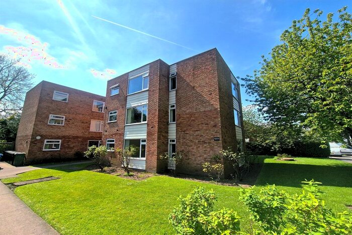 2 Bedroom Flat To Rent In Heaton Court, Heaton Moor Road, Heaton Moor, Stockport, SK4