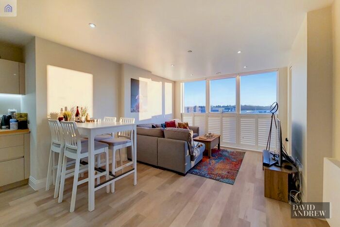 2 Bedroom Flat To Rent In Montmorency Gardens, London, N11