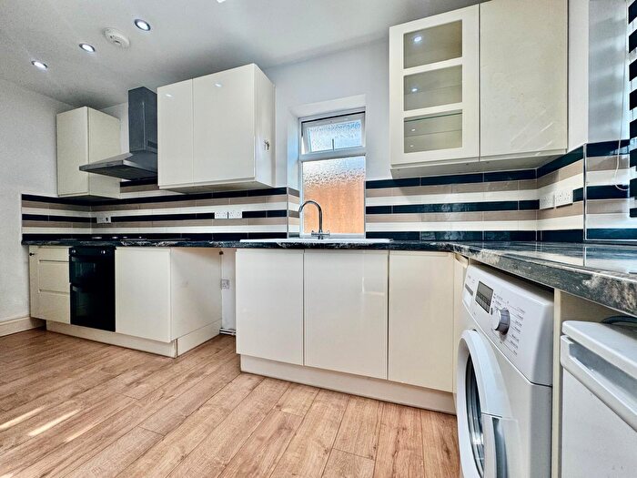 4 Bedroom Semi-Detached House To Rent In Hampden Road, Harrow, HA3