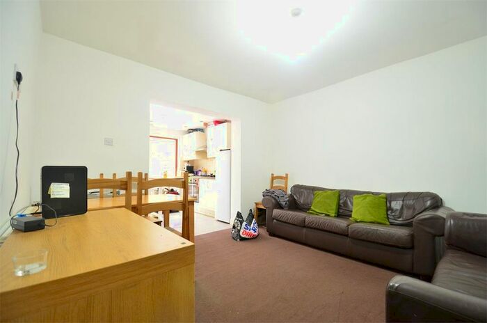 5 Bedroom Semi-Detached House To Rent In Selly Oak, Birmingham B29