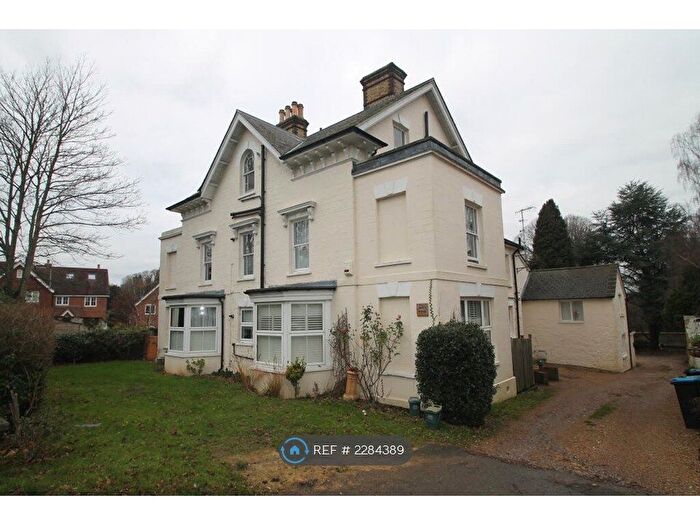 1 Bedroom Flat To Rent In The Well House, Nutfield, Redhill, RH1