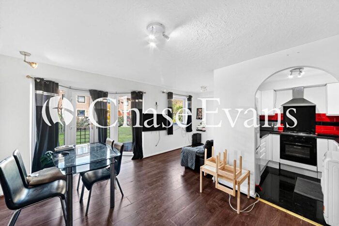 2 Bedroom Flat For Sale In Barnfield Place, Isle Of Dogs, London, E14