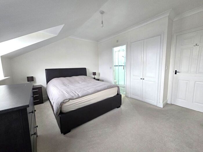 3 Bedroom Town House For Sale In Gardeners Place, Chartham, CT4