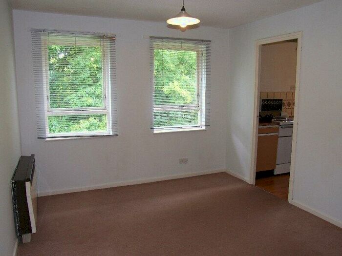 1 Bedroom Flat To Rent In Galahad Close, Thornhill, Cardiff., CF14