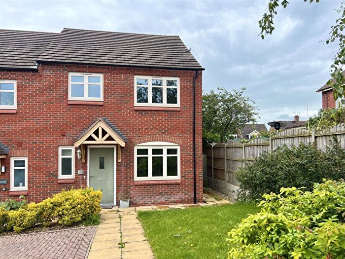 3 Bedroom Semi-Detached House For Sale In Glebe Fields, Belbroughton, DY9