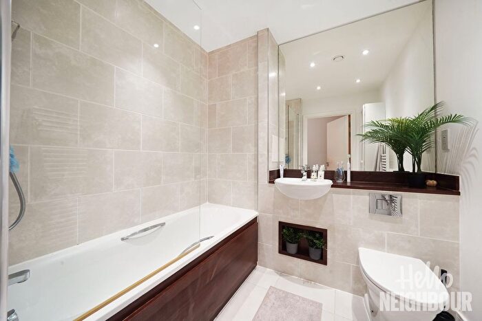 1 Bedroom Flat To Rent In Royal Court, Connersville Way, Croydon, CR0