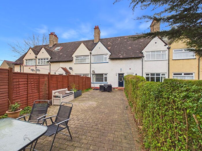 2 Bedroom Terraced House For Sale In Lilac Avenue, Garden Village, Hull, HU8