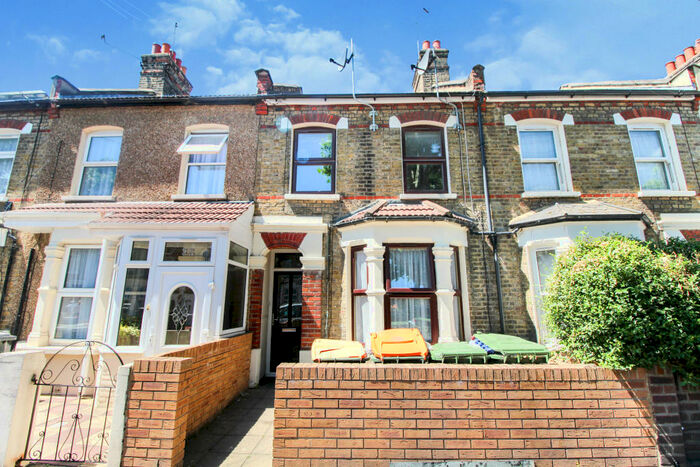 1 Bedroom Flat To Rent In Creighton Avenue, East Ham / Upton Park, E6