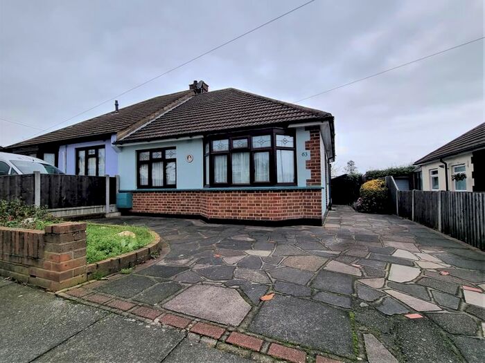 2 Bedroom Bungalow To Rent In Dulverton Avenue, Westcliff-On-Sea, SS0
