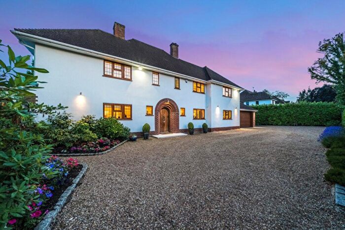 5 Bedroom Detached House For Sale In Ridgway, Pyrford, GU22