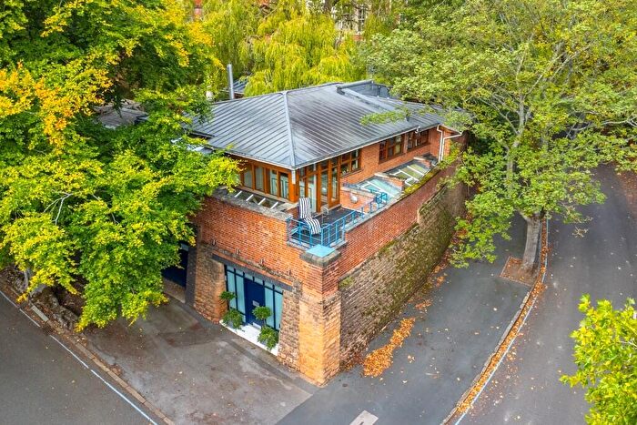 3 Bedroom Detached House For Sale In Tunnel Road, The Park, NG7