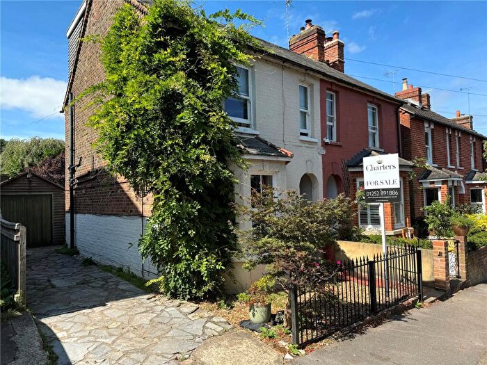 3 Bedroom Semi-Detached House For Sale In St. Georges Road, Farnham, Surrey, GU9