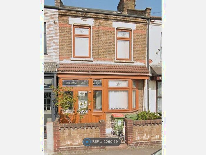 4 Bedroom Terraced House To Rent In St. Stephen's Road, Eastham, E6
