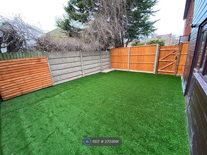 1 Bedroom Flat To Rent In South View Avenue, Reading, RG4