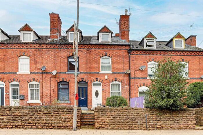 3 Bedroom Terraced House For Sale In Watnall Road, Hucknall, Nottinghamshire, NG15
