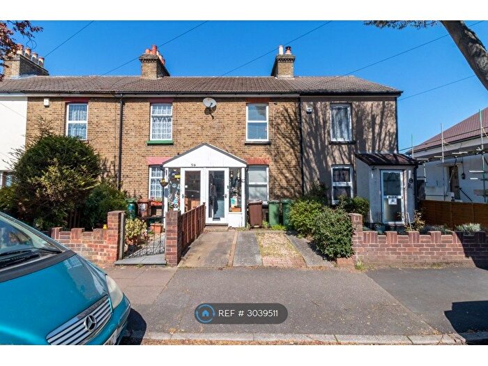2 Bedroom Terraced House To Rent In Melbourne Road, Sutton, SM6