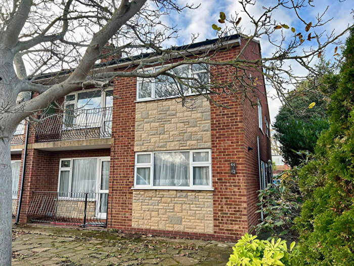 2 Bedroom Flat For Sale In Luton Avenue, Broadstairs, CT10